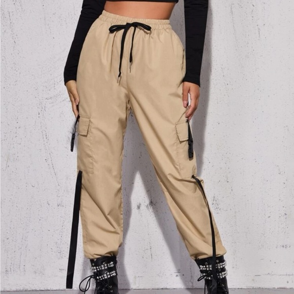 Beige drawstring waist cargo pants - Picture 3 of 3